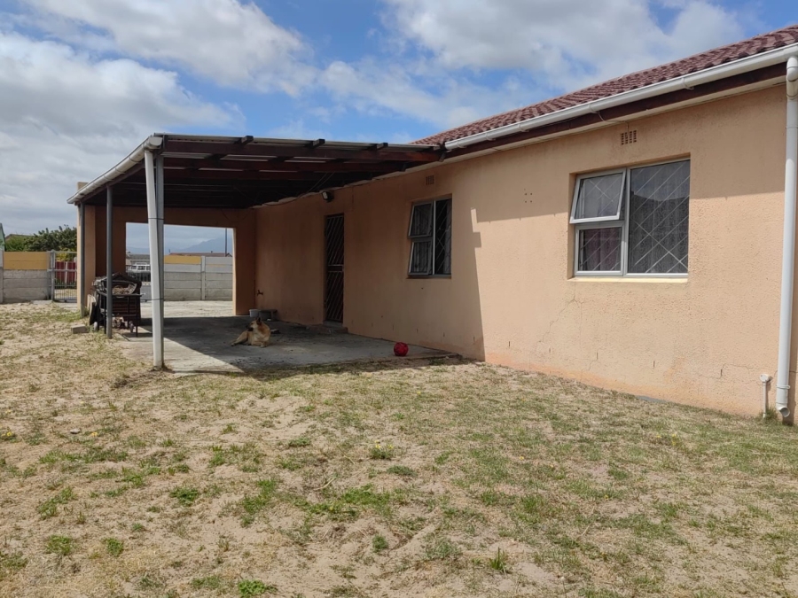 3 Bedroom Property for Sale in Pine Place Western Cape